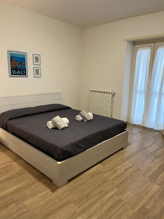 Bed&Breakfast Del Viaggiatore Фонди Экстерьер фото